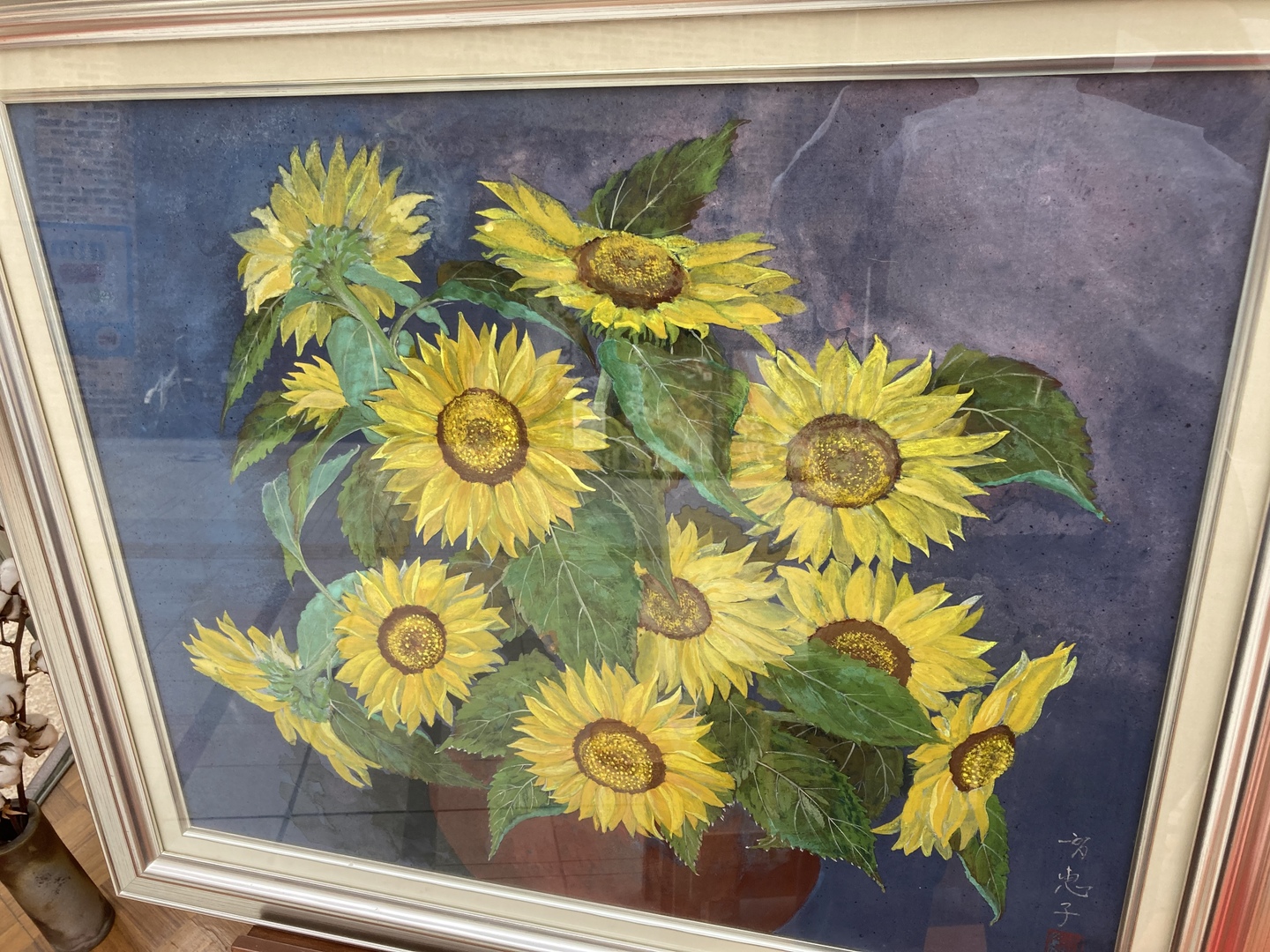 ウインドウに展示した、ひまわりの絵です。